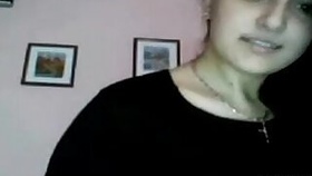 indian Collagegirl squeezing her boobs on live webcams