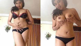 Indian beauty flaunts her curves with confidence