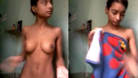 Indian beauty takes sensual bath