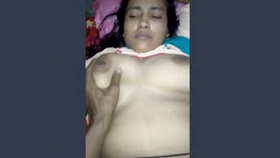 Indian wife gets her vagina vigorously penetrated after dark