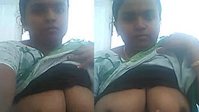 Indian aunt reveals her alluring breasts and applies pressure