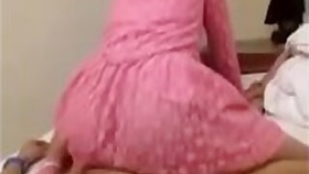 Chhote sahab ka kadak lund muslim kamwali ki chut me