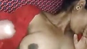 Desi aunty very hot handjob