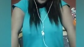 Desi indian girl bra less boobs shaking on live