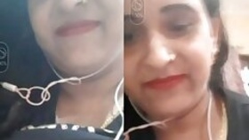 Hot Bhabhi Shows Tits On Video Call