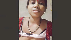 Desi Hillbilly Bhabhi Pinches Her Breasts